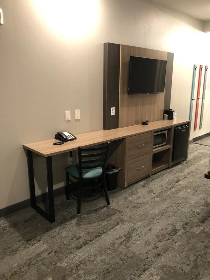 Solara I-45 & Hobby Airport Hotel 3*