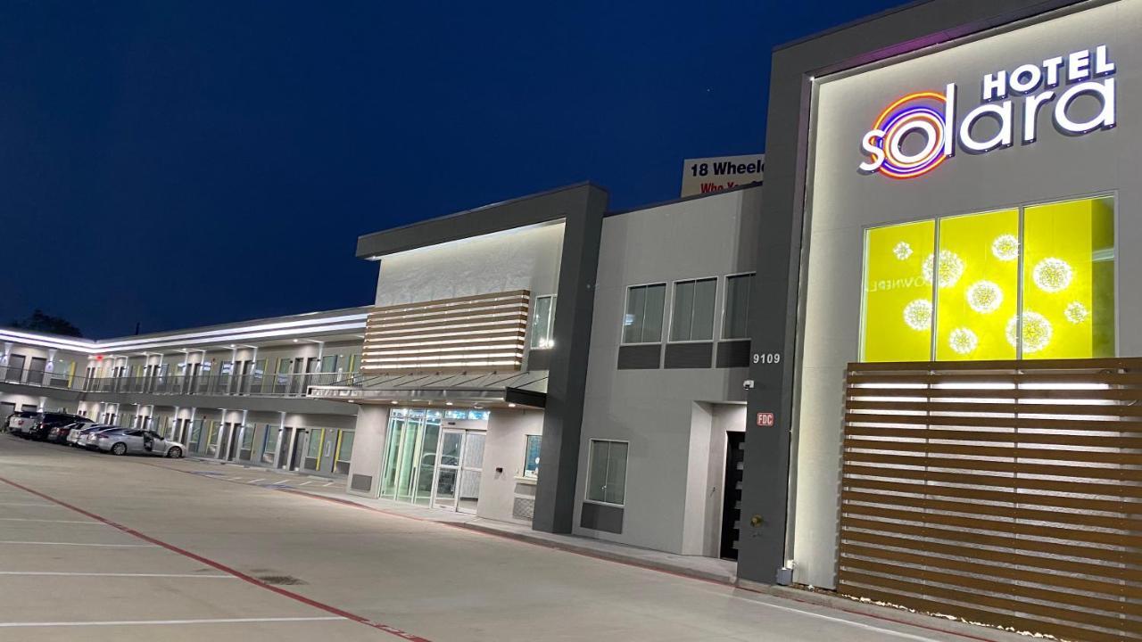 Solara I-45 & Hobby Airport 3*